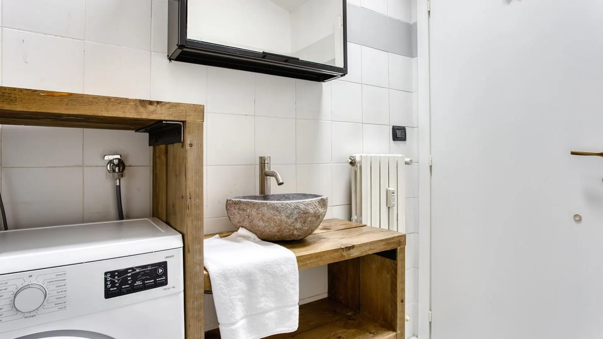 Apartment Cozy One Bedroom Apt Close 2 Public Transportation Milan