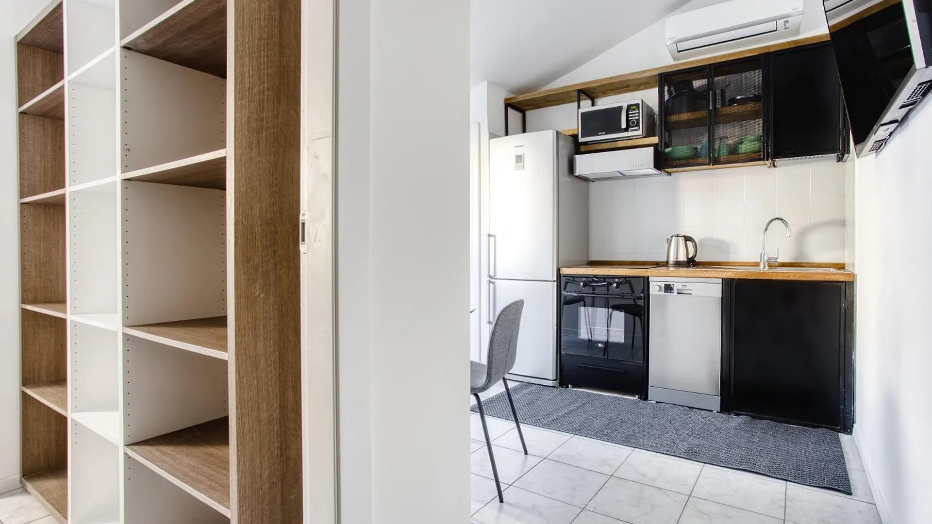 Cozy One Bedroom Apt Close 2 Public Transportation Milan Apartment
